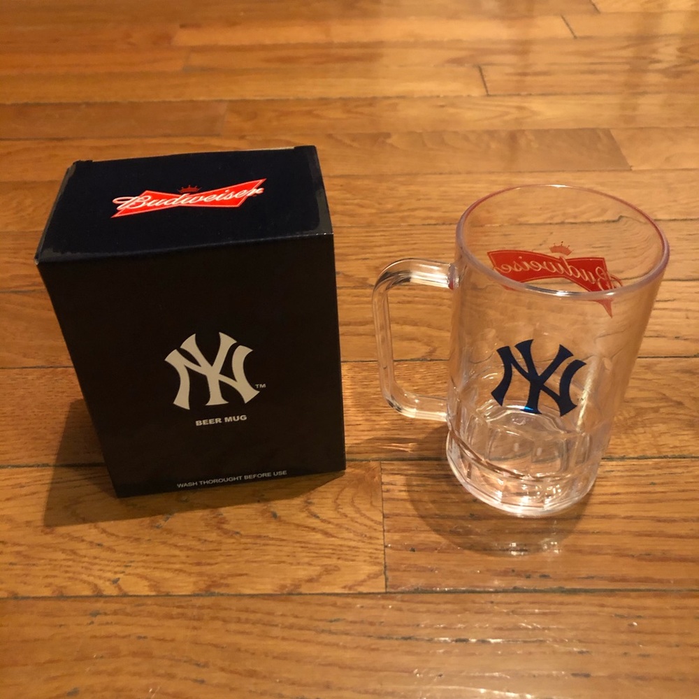New York Yankees Budweiser Plastic Beer Mug